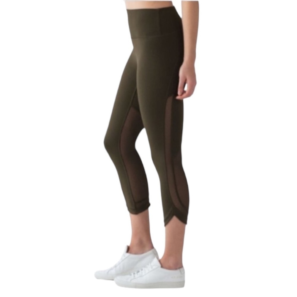 Lululemon Revitalize 21" Crop Leggings in Dark Olive Green Size 10